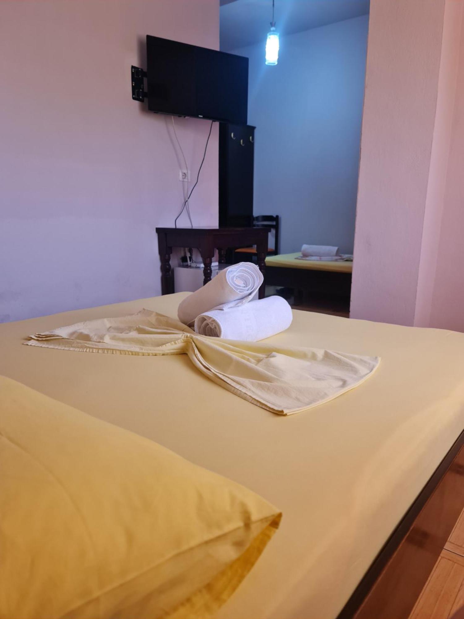 Hotel Brace ジロカストラ エクステリア 写真