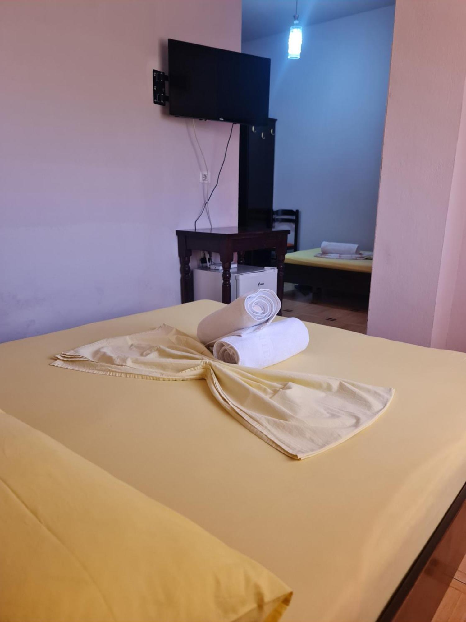 Hotel Brace ジロカストラ エクステリア 写真